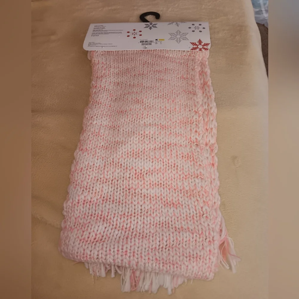 Joe Boxer scarf and headband set - Picture 3 of 4